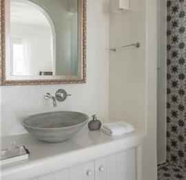 6 Bedroom Villa with Pool near Ambelas on Paros, Sleeps 11